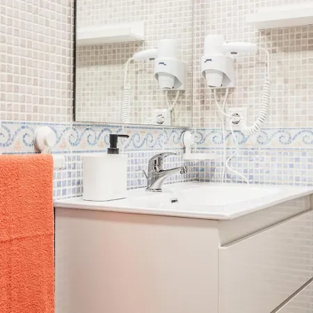 Benitez Parodi Recien Reformado Zona Multicultural Apartment Sevilla